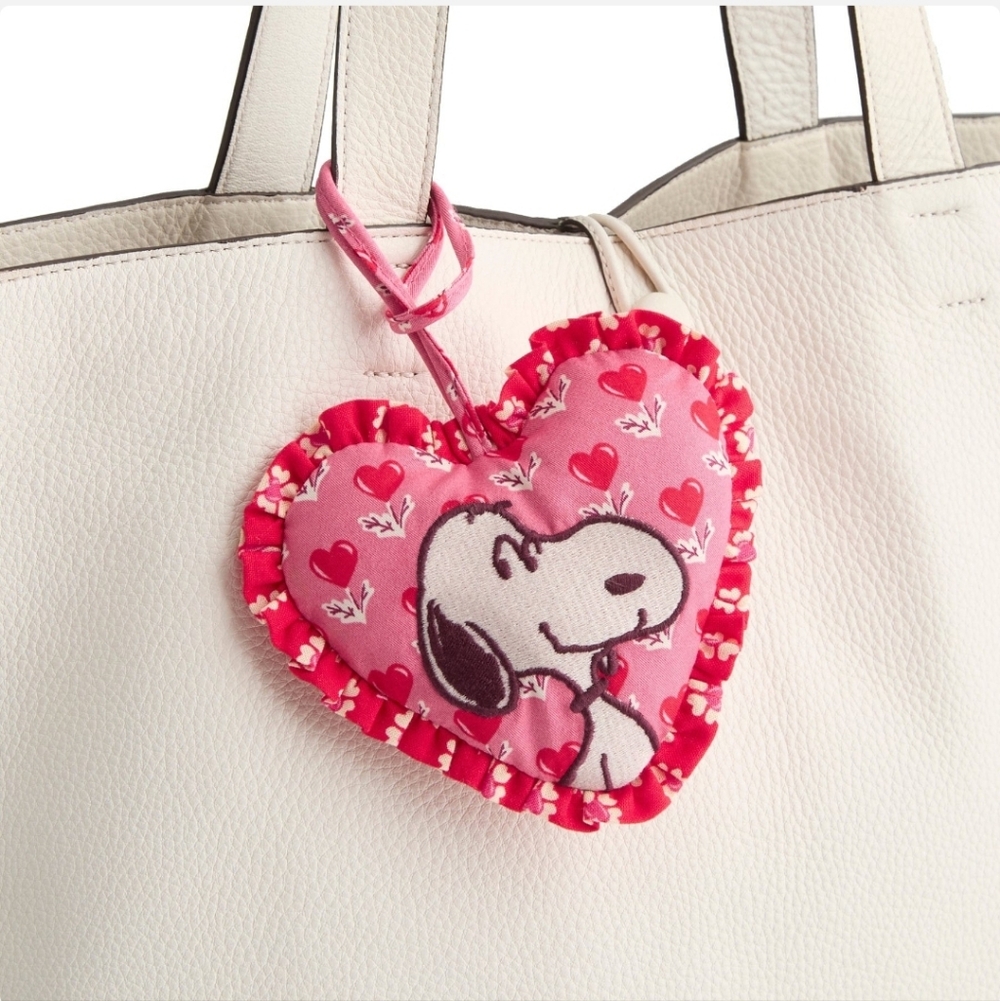 Vera Bradley Peanuts Snoopy Love Bag Charm Love Is In The Air